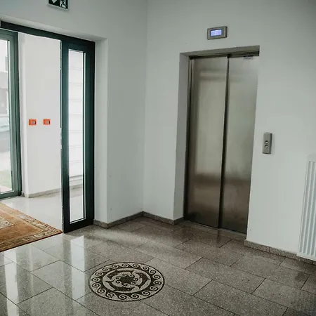Jbhotels Apartament Comfort 4*